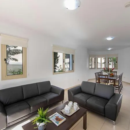 Villa Avocado Palm 23